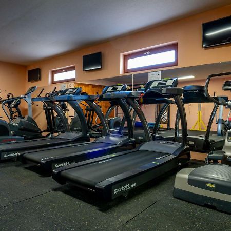 مبيت وإفطار Újhartyán Doresz Wellness Panzio المظهر الخارجي الصورة