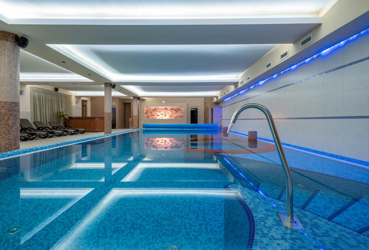 مبيت وإفطار Újhartyán Doresz Wellness Panzio المظهر الخارجي الصورة