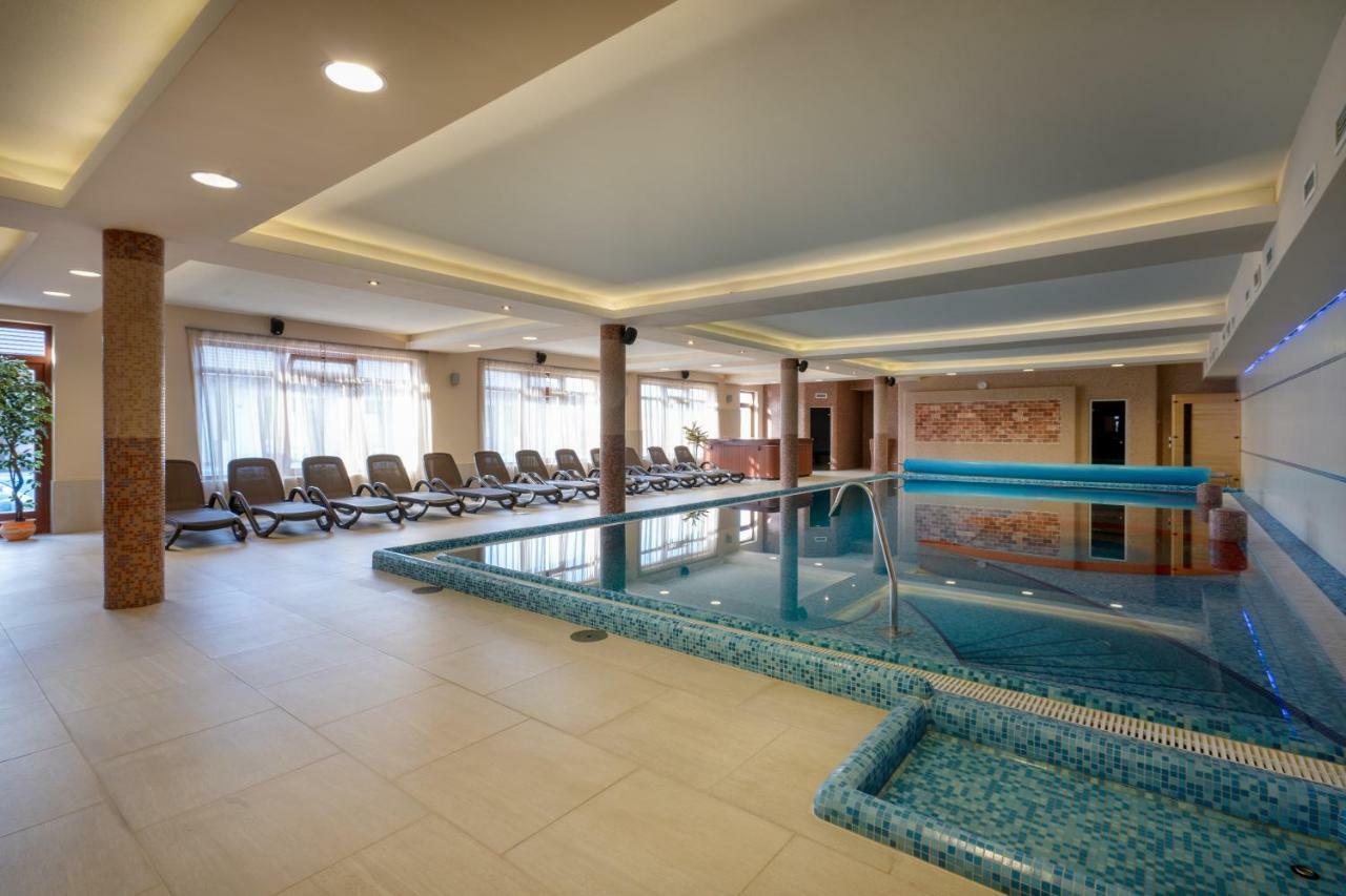 مبيت وإفطار Újhartyán Doresz Wellness Panzio المظهر الخارجي الصورة